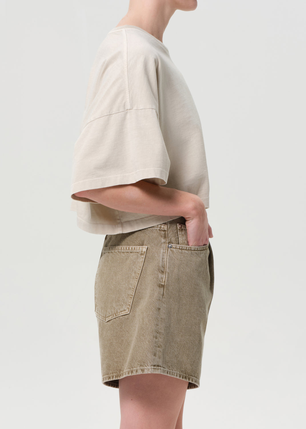 ARLI OVERSIZED CROPPED TEE IN BROWN RICE - 4