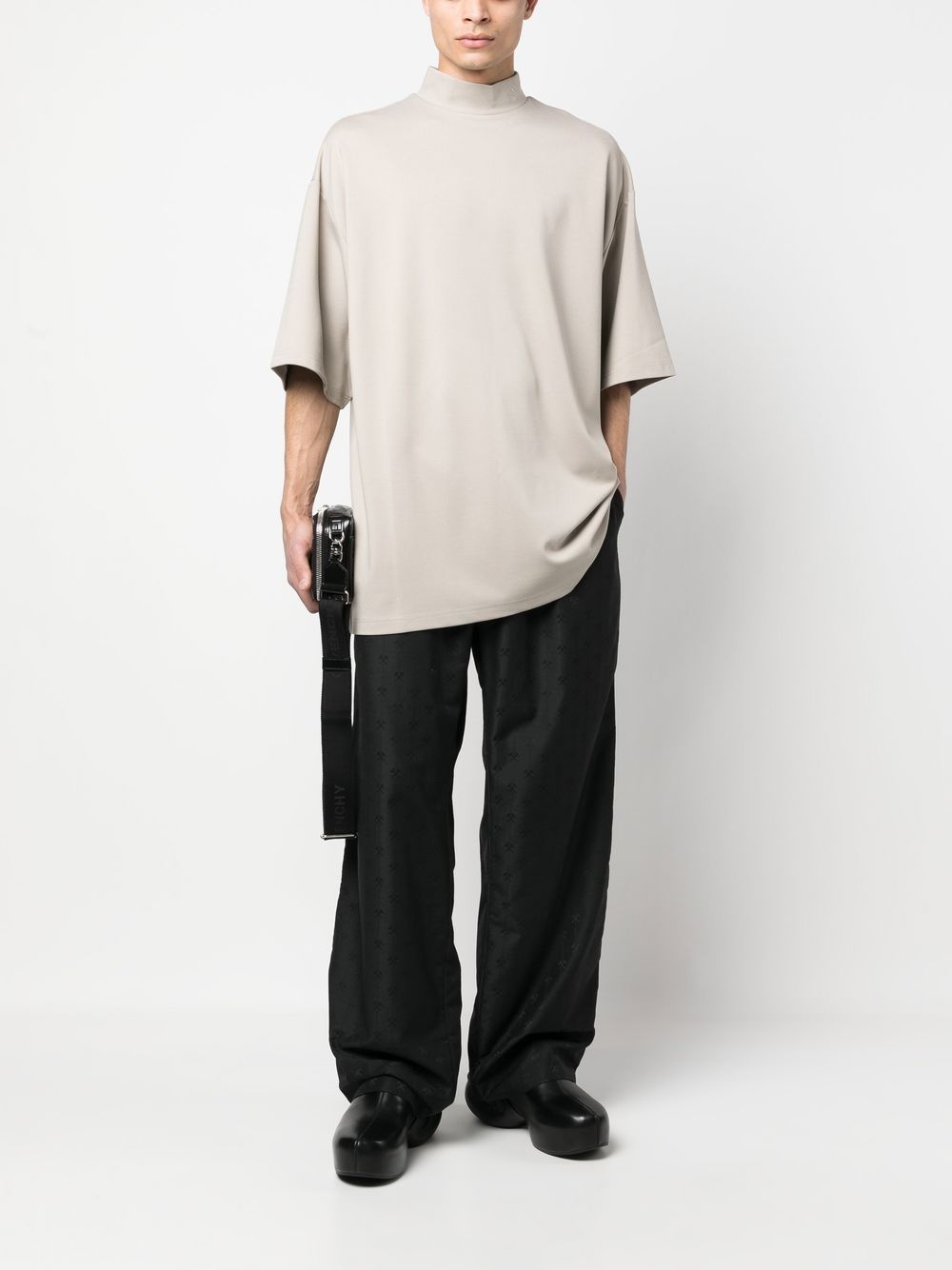 logo-embroidered mandarin-collar T-shirt - 2