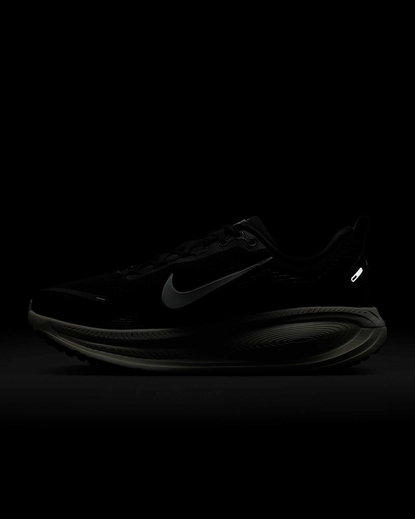 Nike Vomero 18 Men's Road Running Shoes (Wide) - 11
