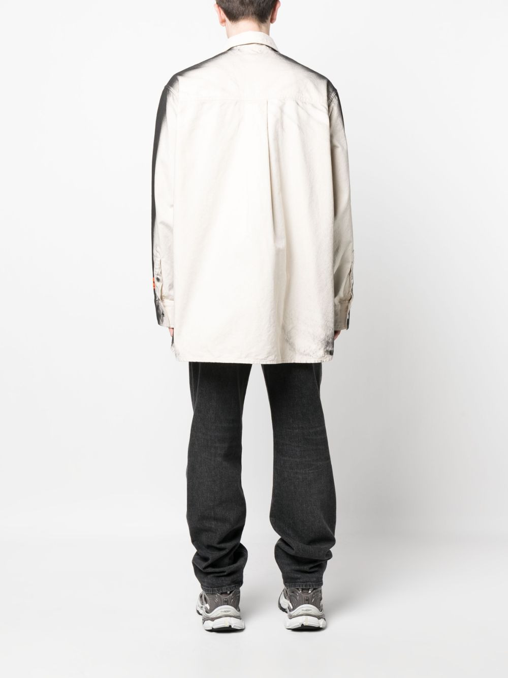 faded-effect logo-patch shirt - 4