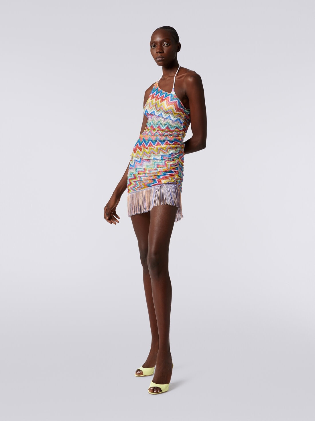 Short one-shoulder cover-up with fringes and side gathers - 3