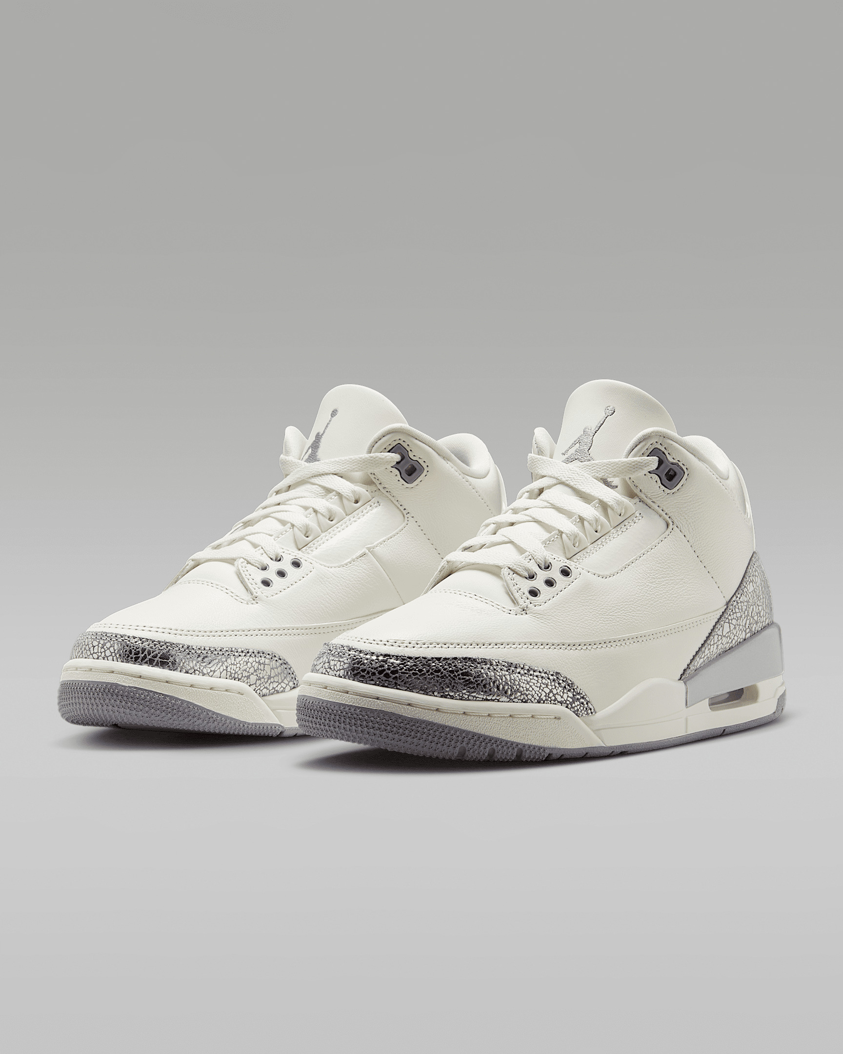 Air Jordan 3 Retro Women's Shoes - 5