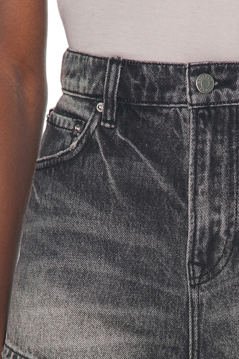 GRLFRND Kyla Hot Short outlook