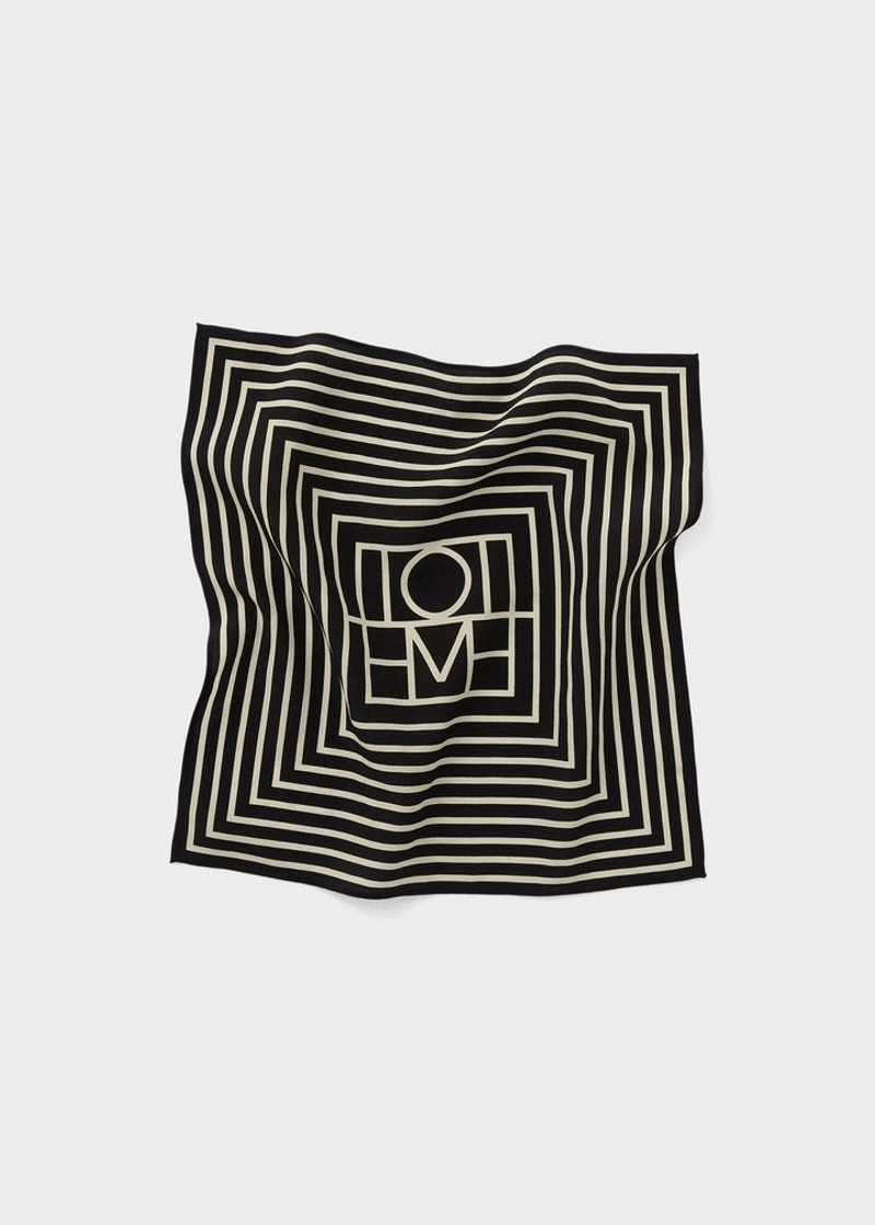 Signature monogram 실크 포켓 스카프 블랙 3