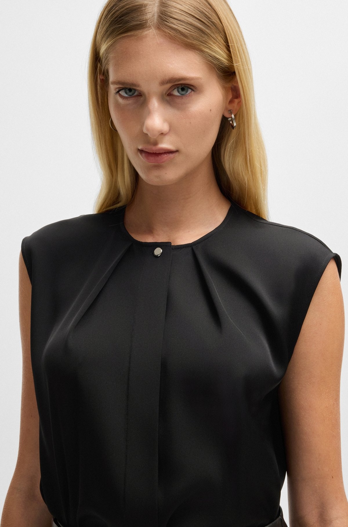 FITTED SLEEVELESS BLOUSE IN STRETCH SILK WITH CONCEALED PLACKET - 4