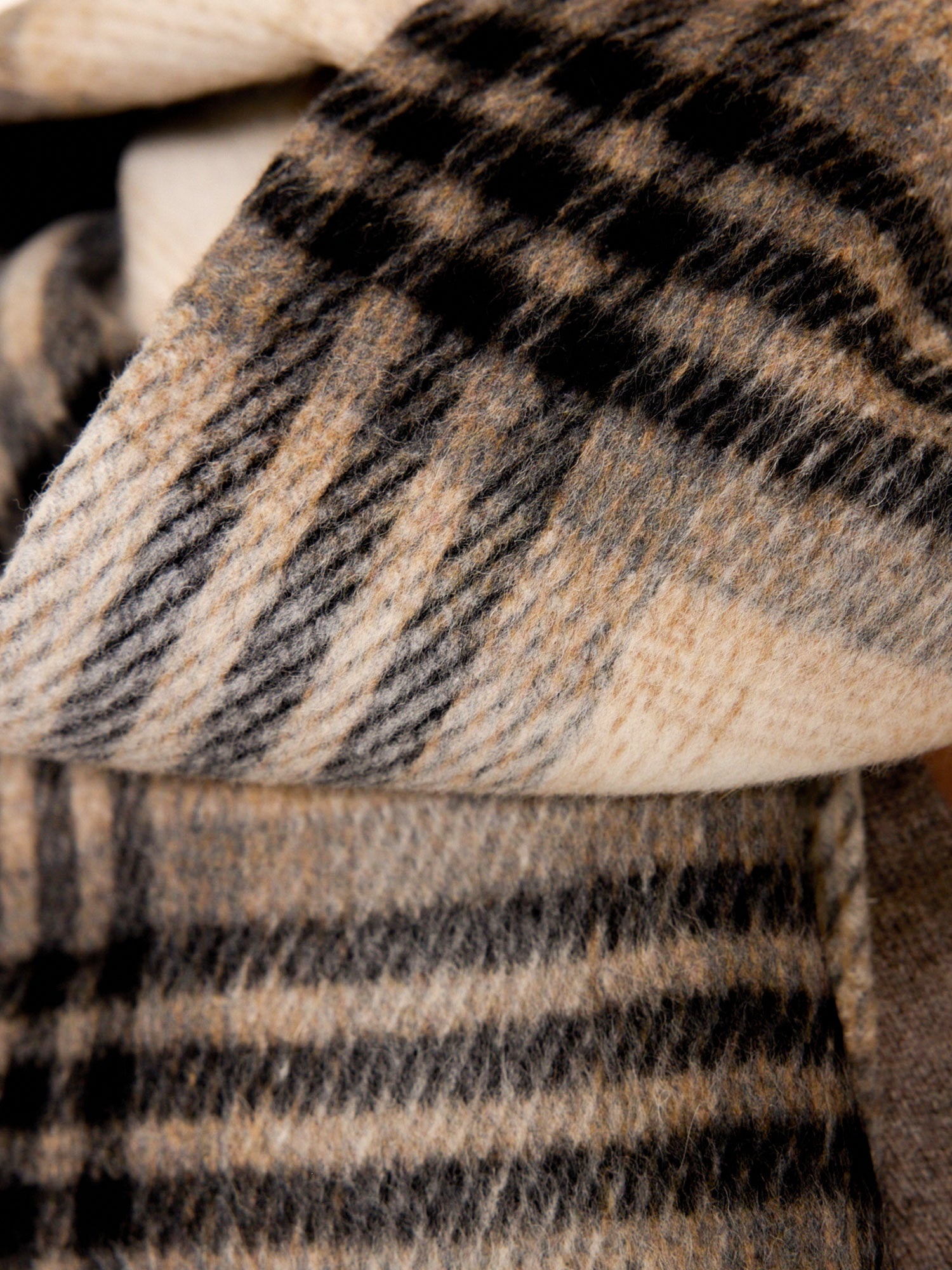 The Stowe Plaid Scarf - 6