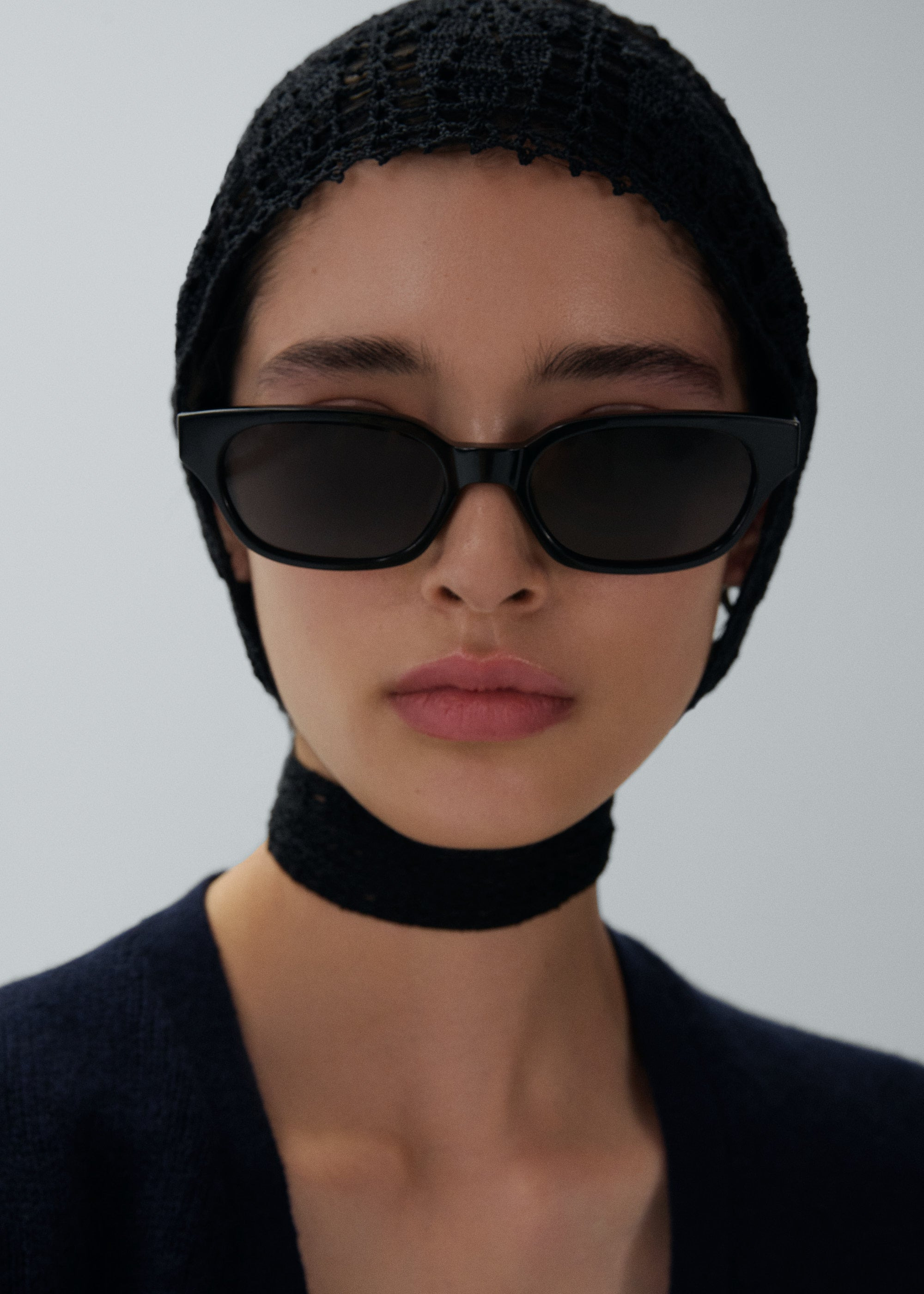 Crochet bonnet in black - 6