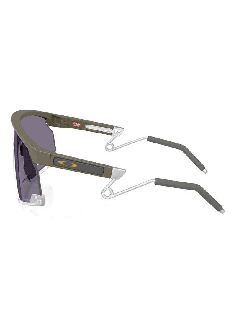 shield-frame sunglasses 3