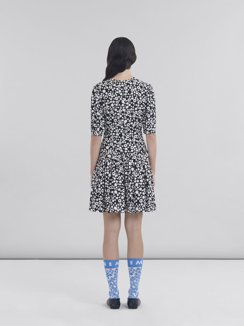 BLACK AND WHITE SHORT SATIN DRESS WITH POP FIELDS MOTIF 3