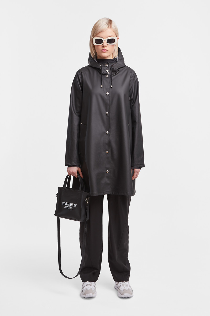 Stutterheim Mosebacke Lightweight Raincoat Black outlook