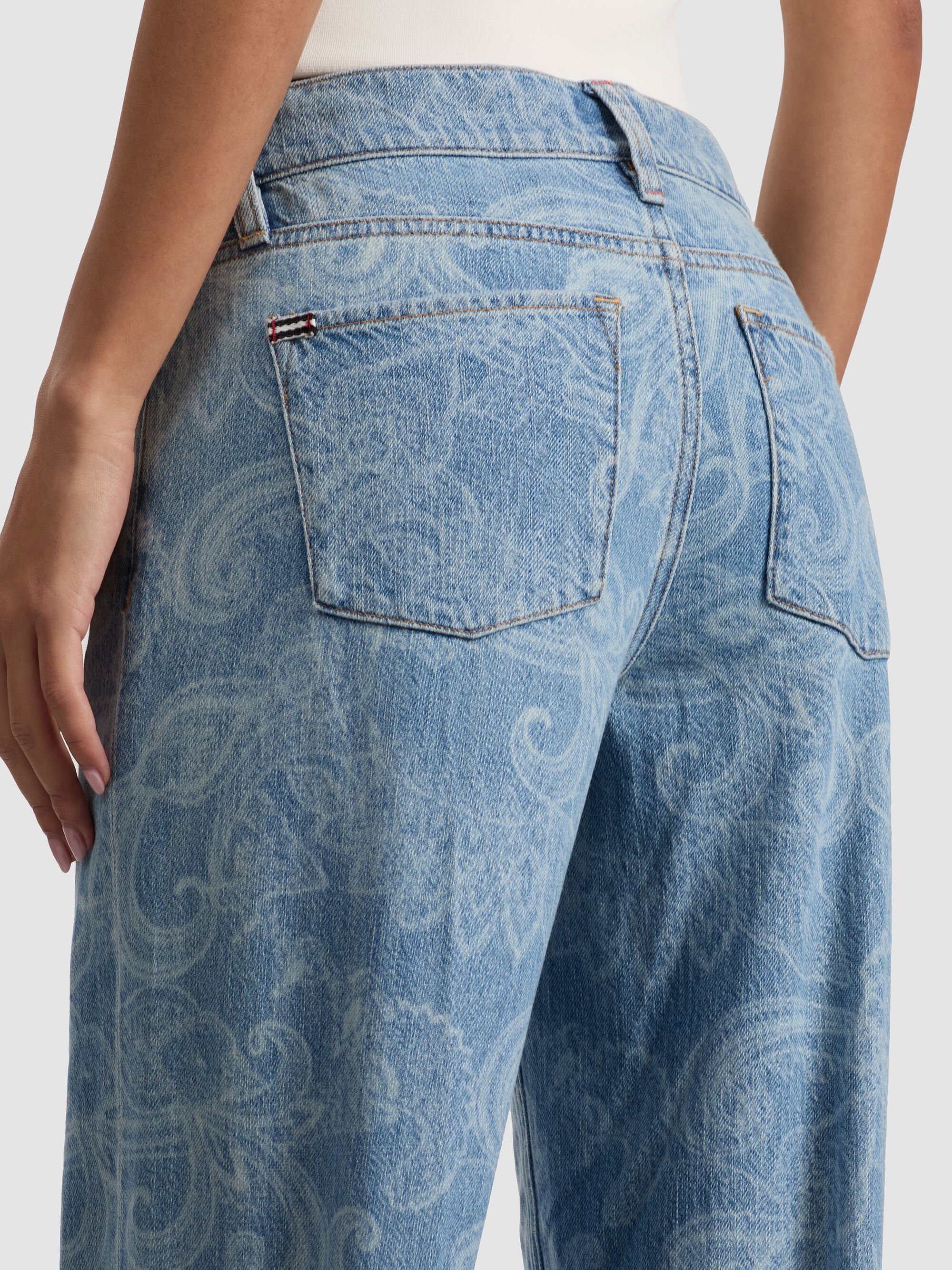 AMAZING JEAN - 5