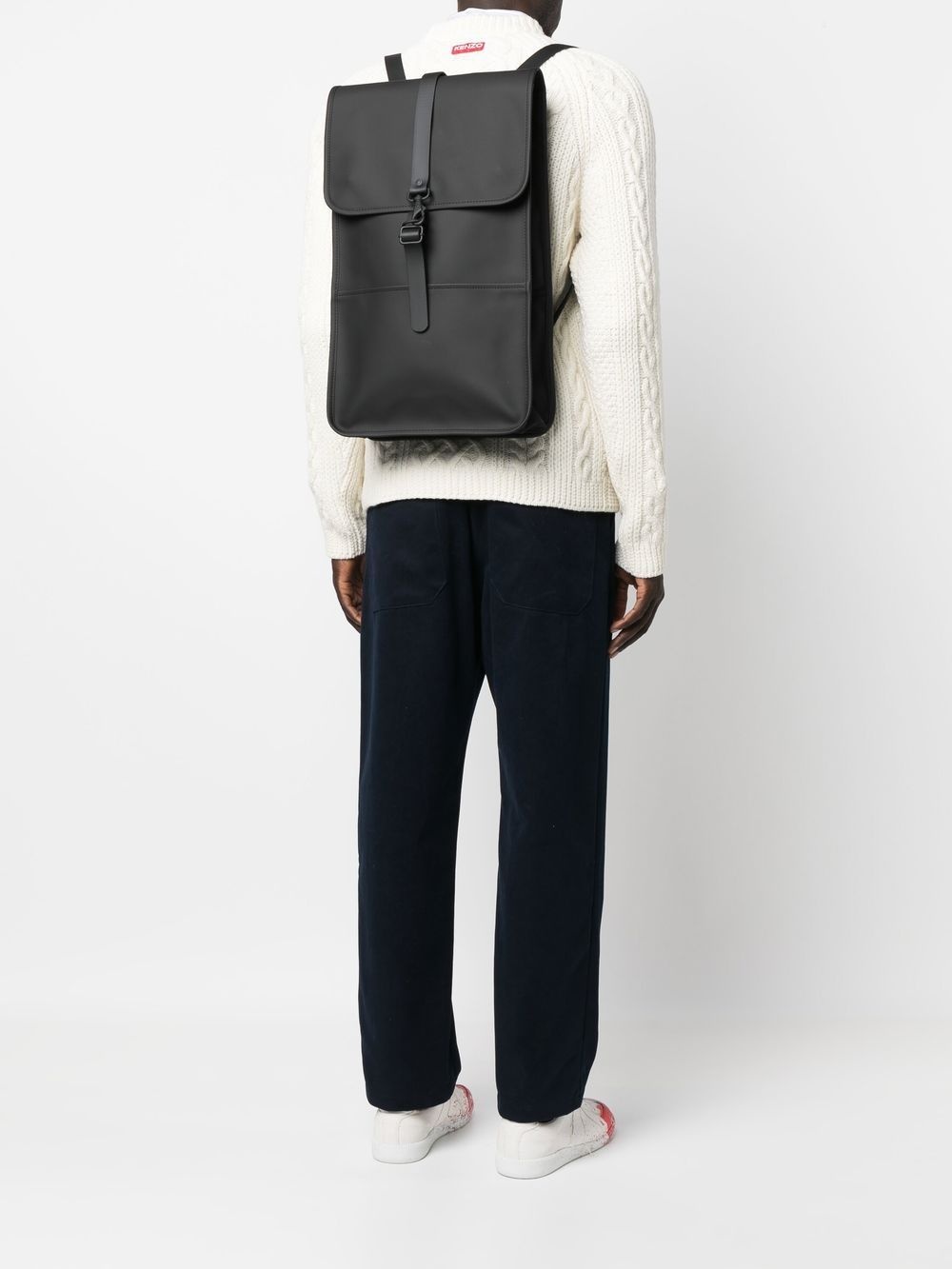 hook-clip fastened backpack - 2