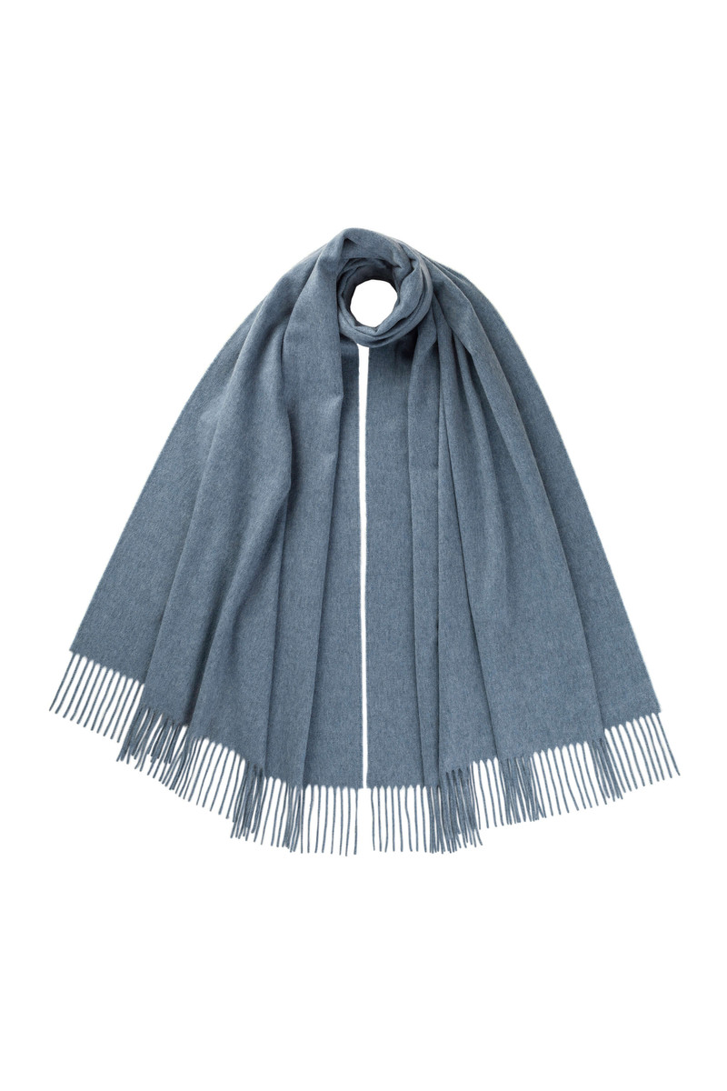 Loch Blue Cashmere Stole 1