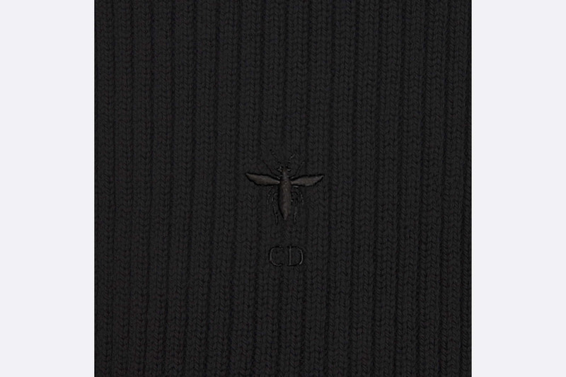 Sleeveless Open-Back Sweater 3