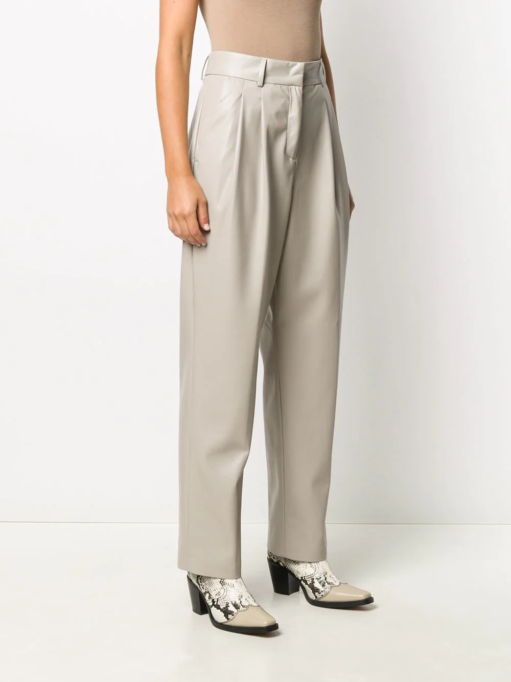 faux-leather pleated trousers - 3