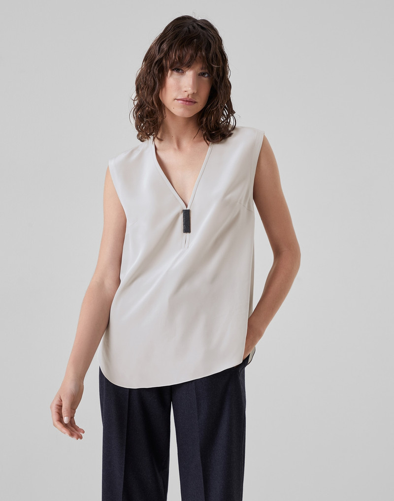 Silk crêpe de Chine top with precious detail 1