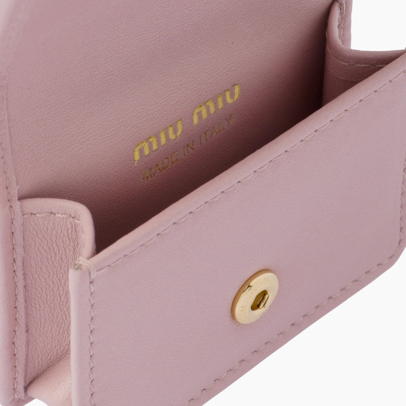 Matelassé nappa leather AirPods Pro case 4