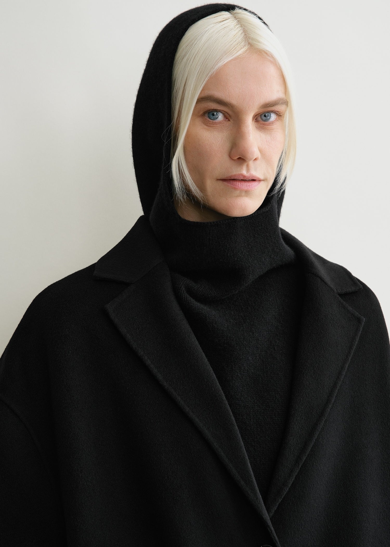 Wool cashmere hoodie bib black - 2