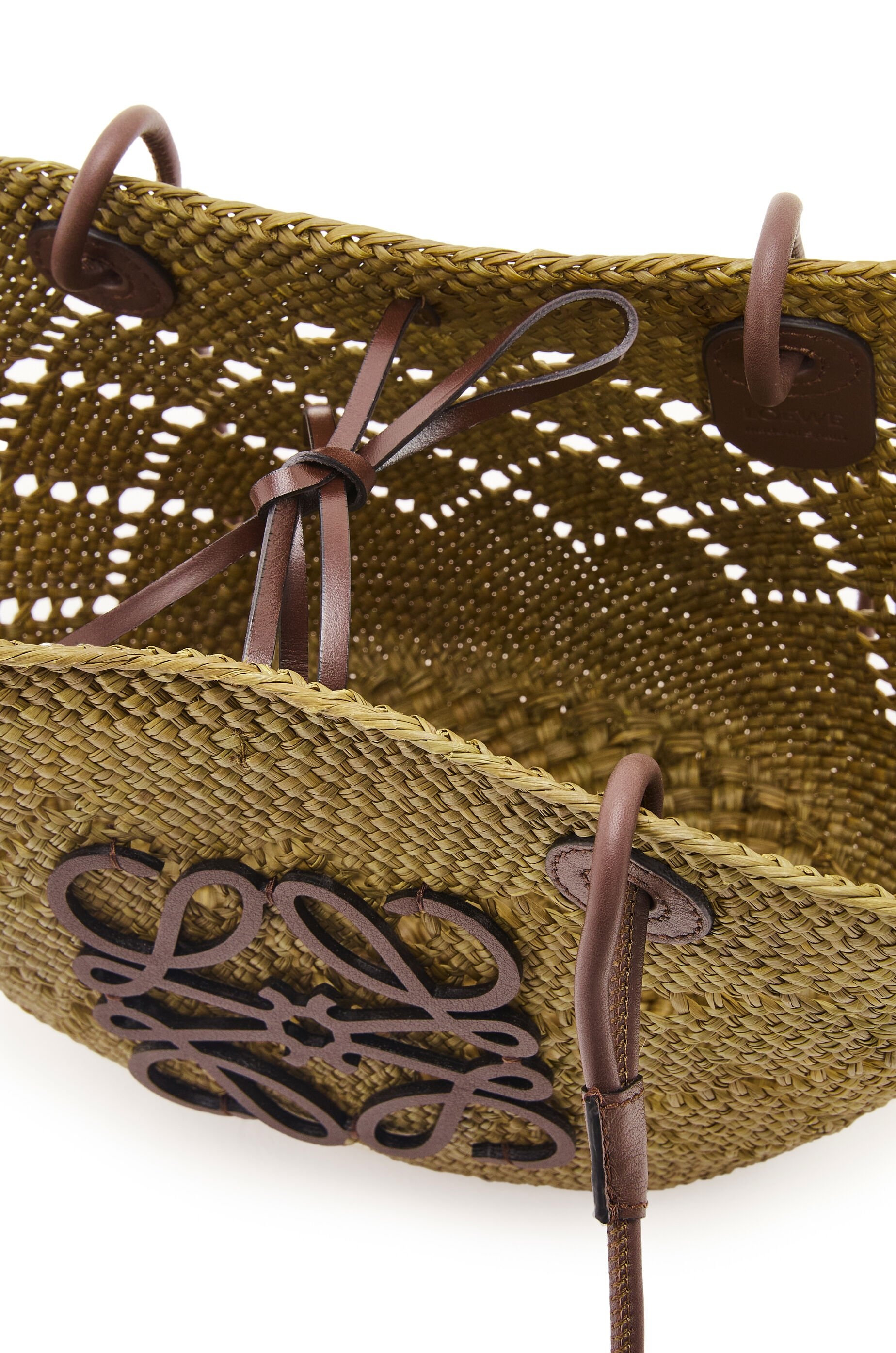 Small Anagram Basket bag in iraca palm and calfskin - 4