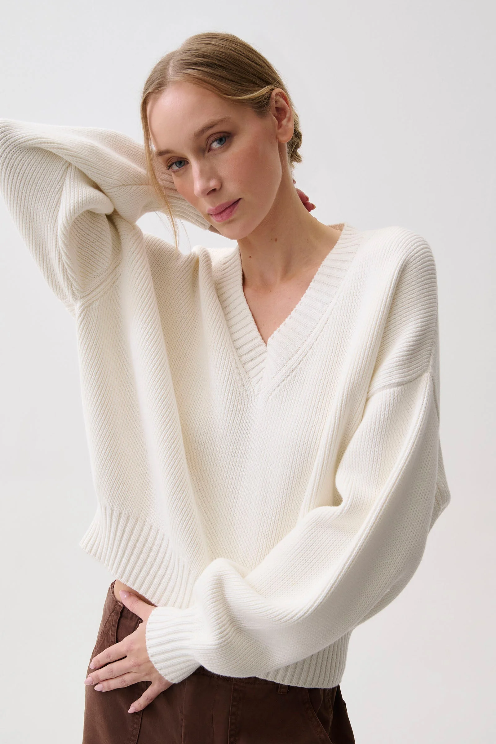 NIKA HEAVYWEIGHT SWEATER - WHITE - 1