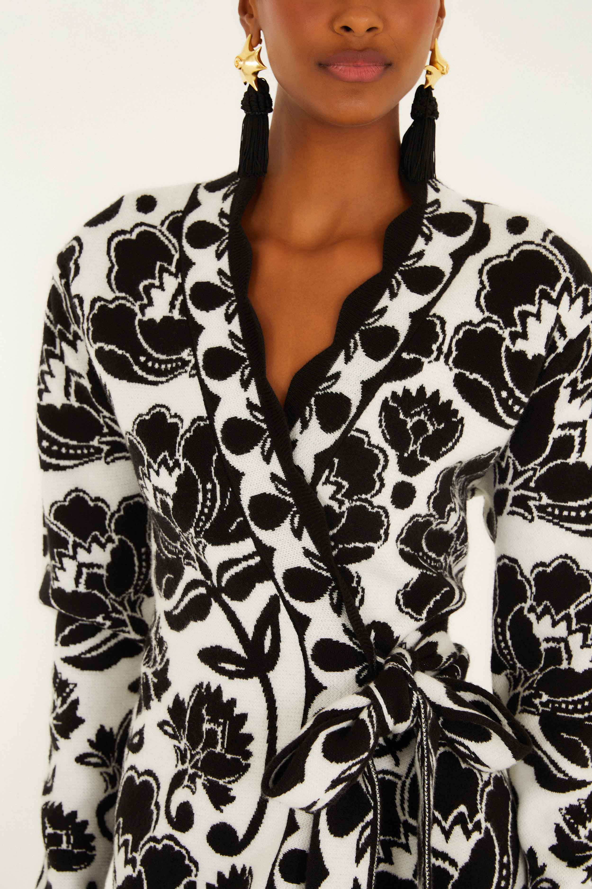 Black & White Floral Arabesque Knit Wrap Dress - 5
