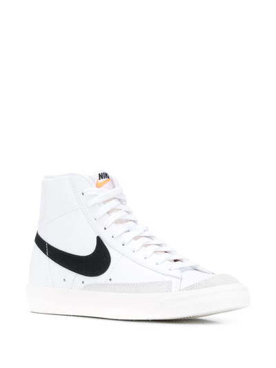 Nike high-top sneakers outlook