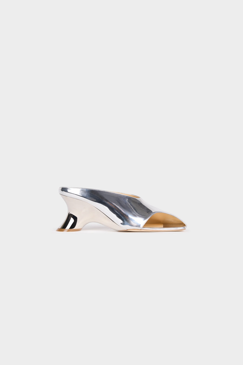 A.W.A.K.E. MODE TESS SHOES SILVER GOLD outlook