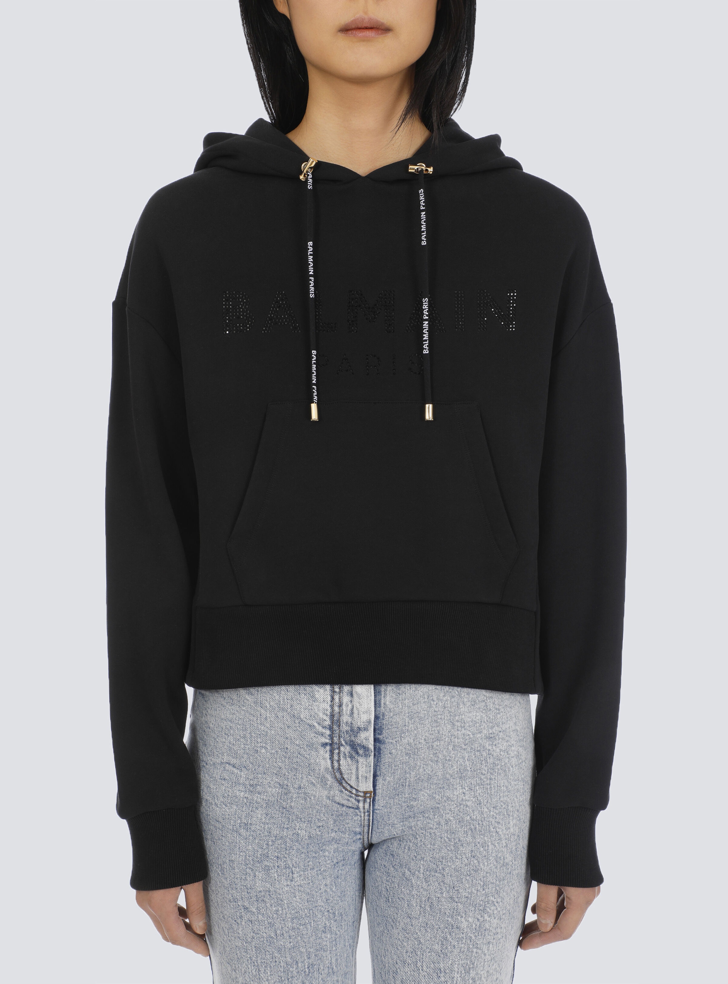 Cropped eco-designed cotton sweatshirt with rhinestone Balmain logo - 7