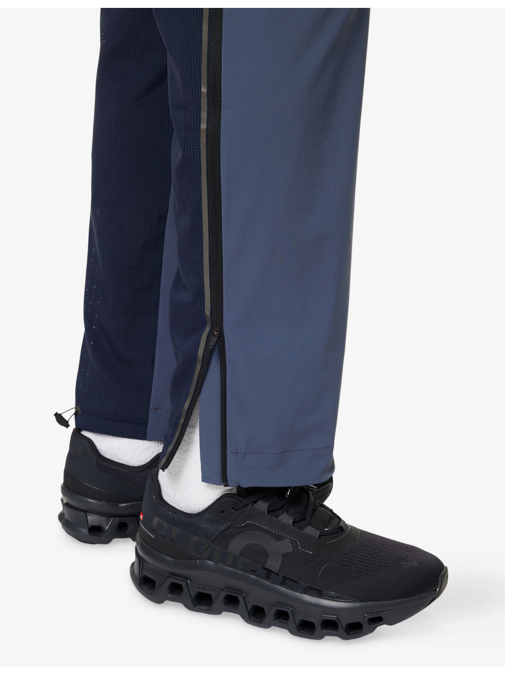 Logo-Print Mesh-Panelled Stretch-Woven Trousers - 5