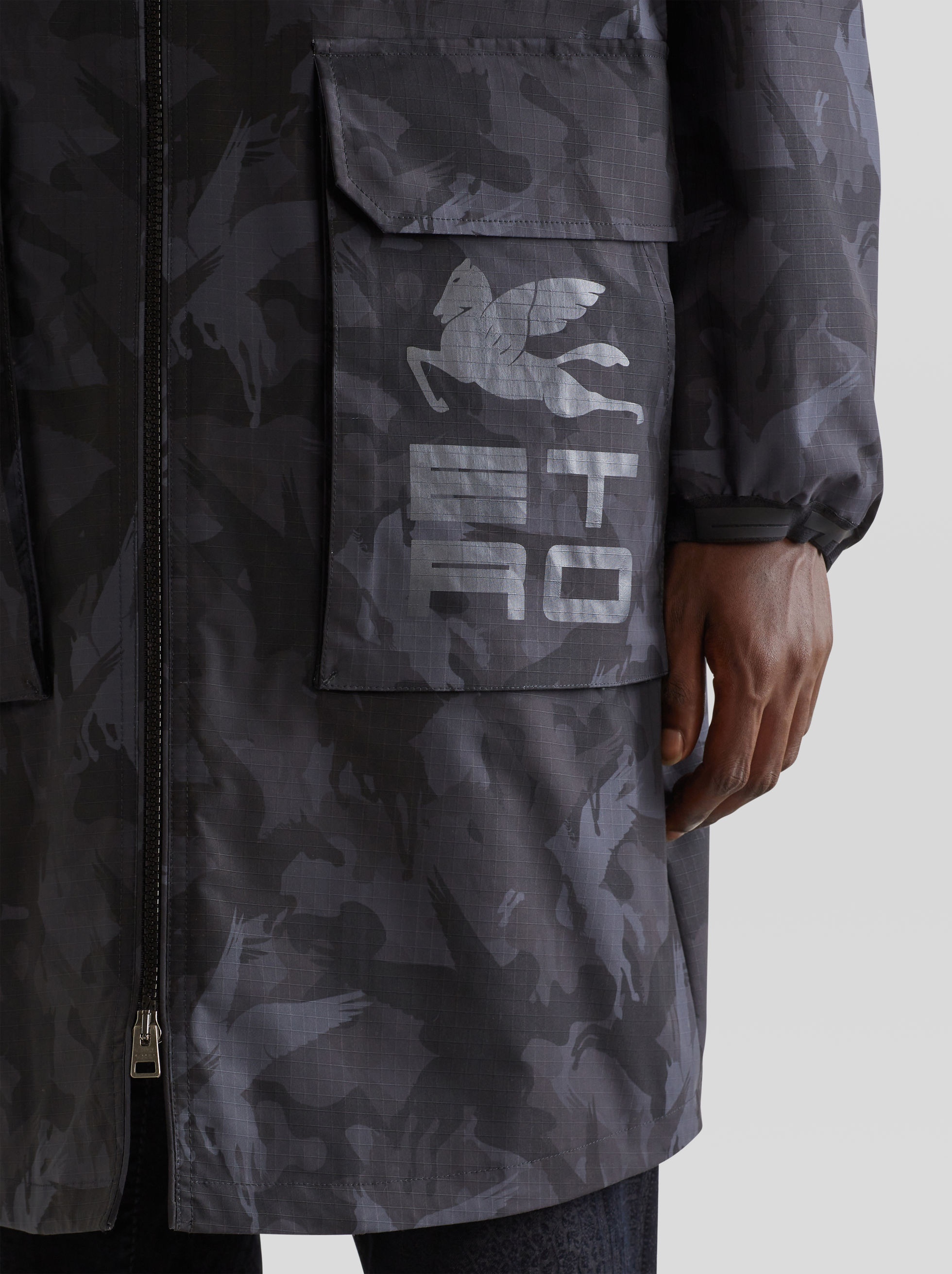 PEGAFLYING AND ETRO LOGO PARKA - 2