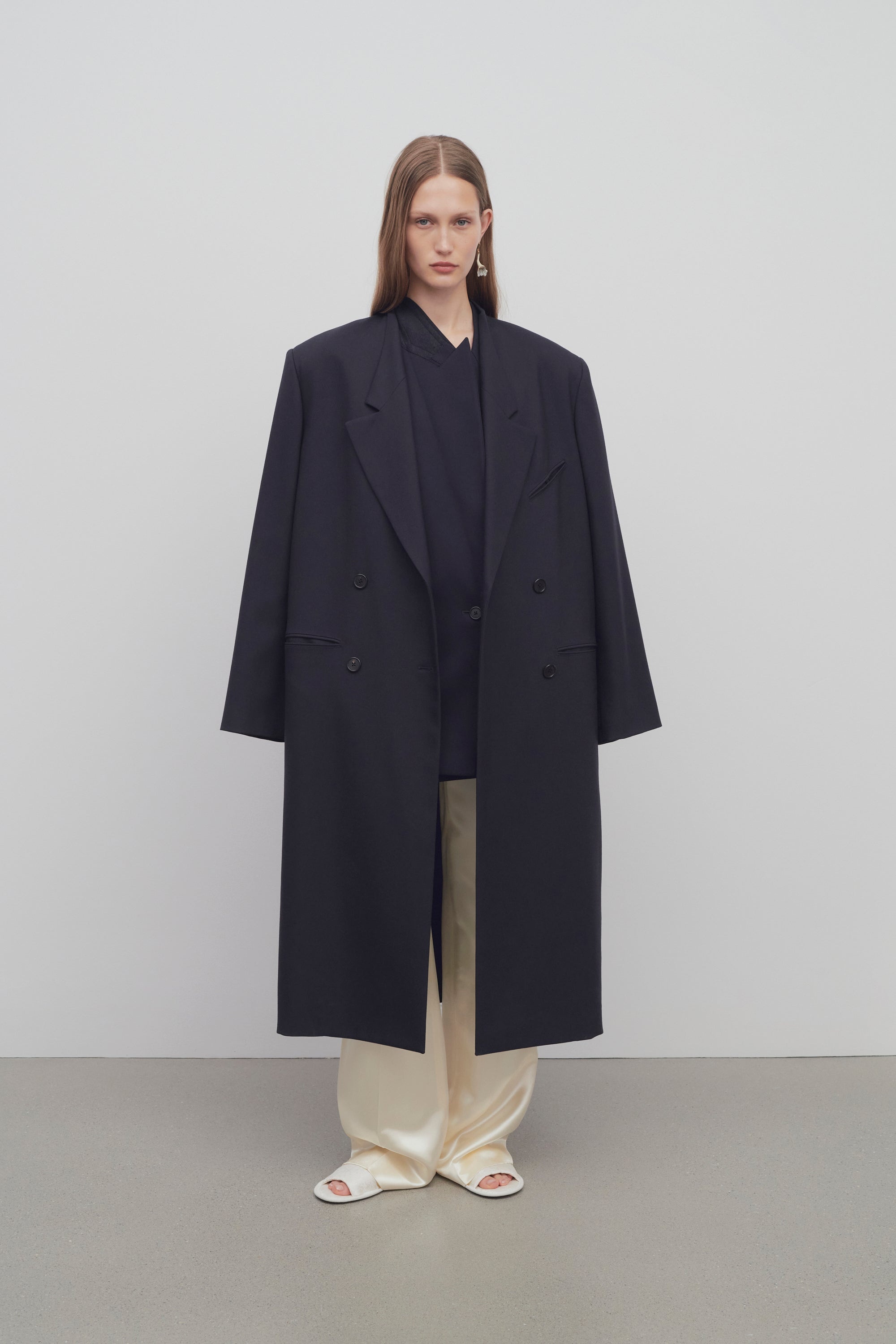 Indra Coat in Wool - 3