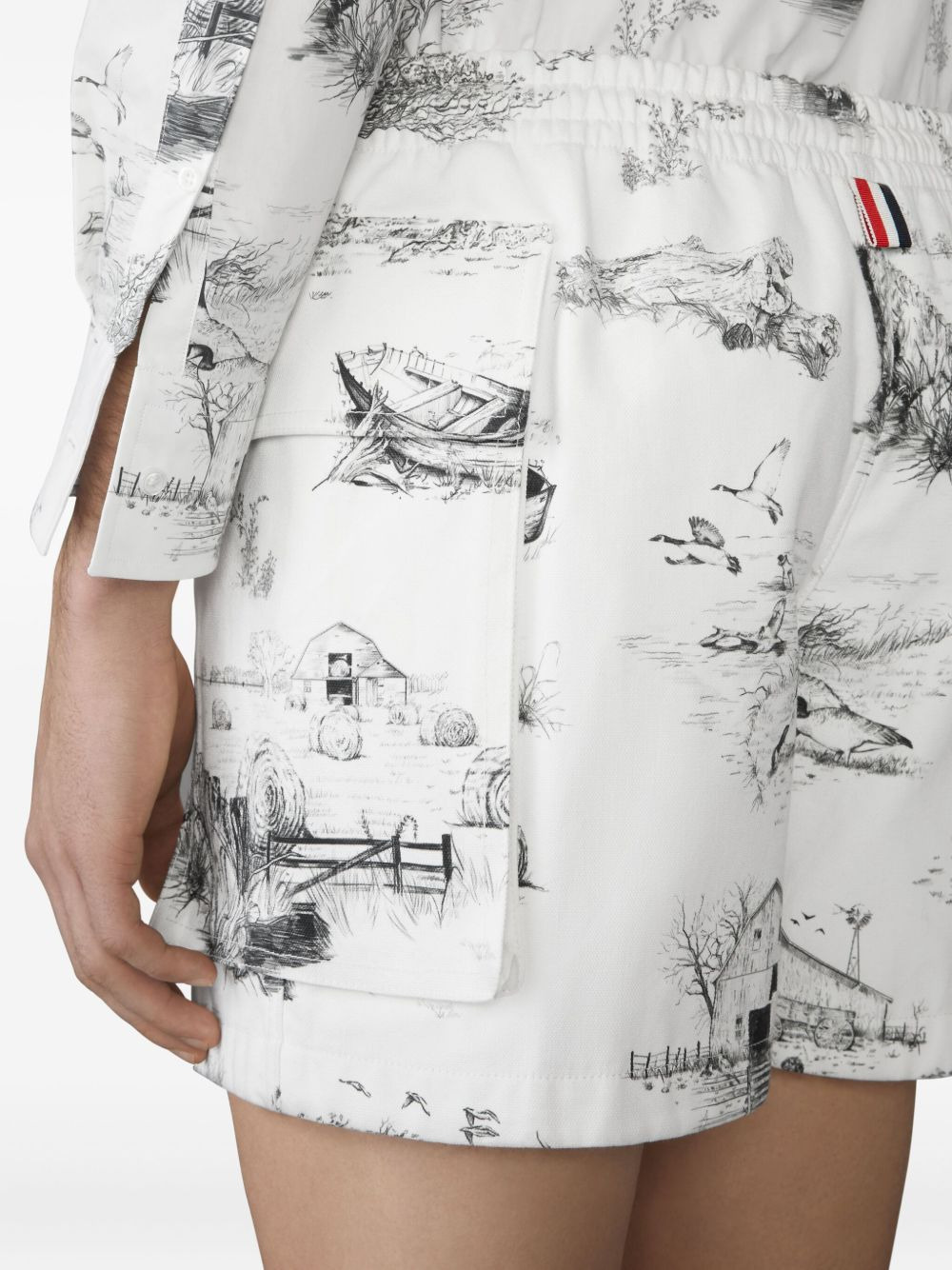 graphic-print cargo shorts - 5