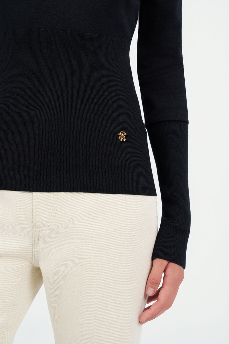Long-sleeve sweater 6