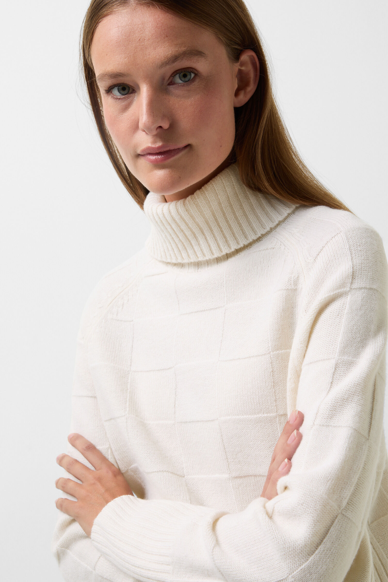 Lake turtleneck pullover in Cream - 5