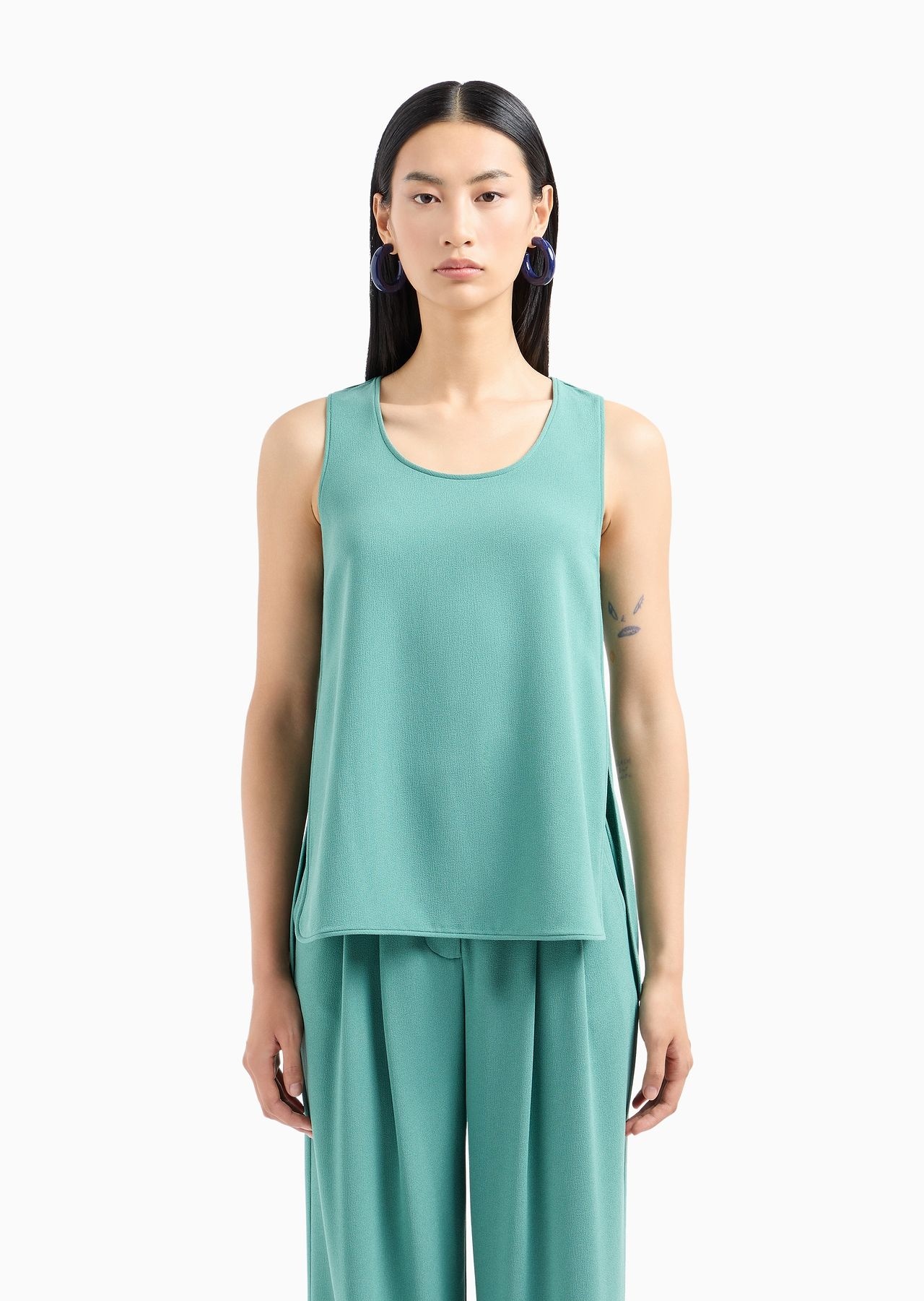 Stretch sablé fabric top with side slits - 2