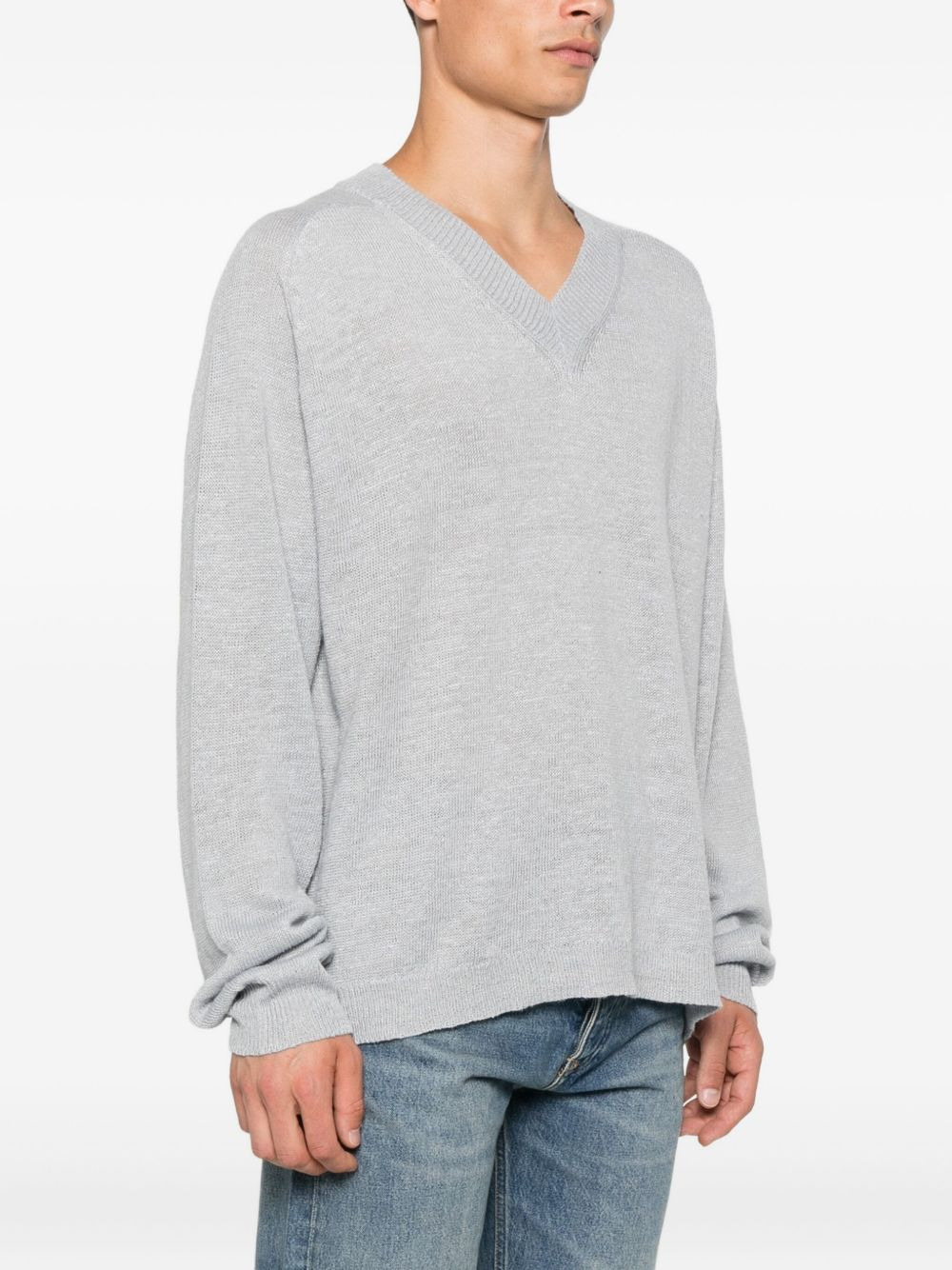 V-neck long-sleeved sweater - 3