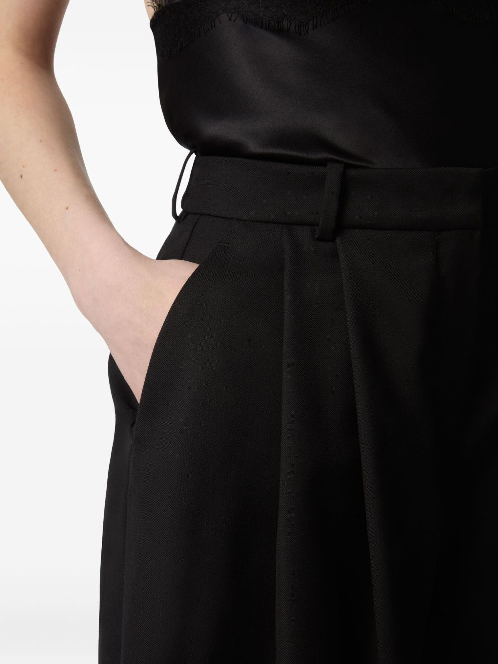 pleated high-waisted shorts - 5