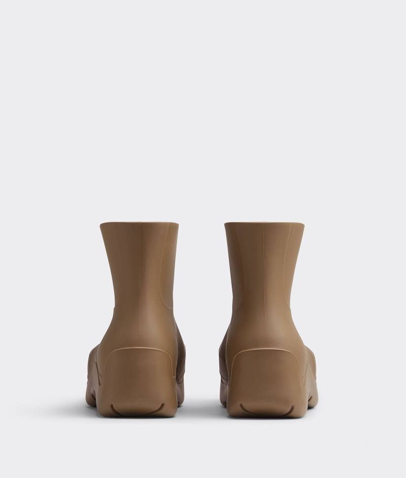 Bottega Veneta puddle outlook