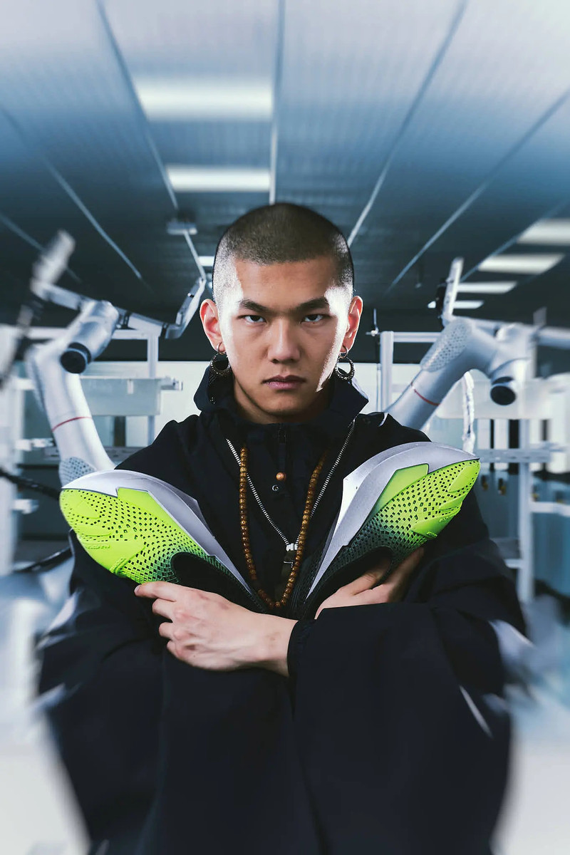 DAO3-JUN Aliveform x Acronym® The Blade Wasp Tech 15