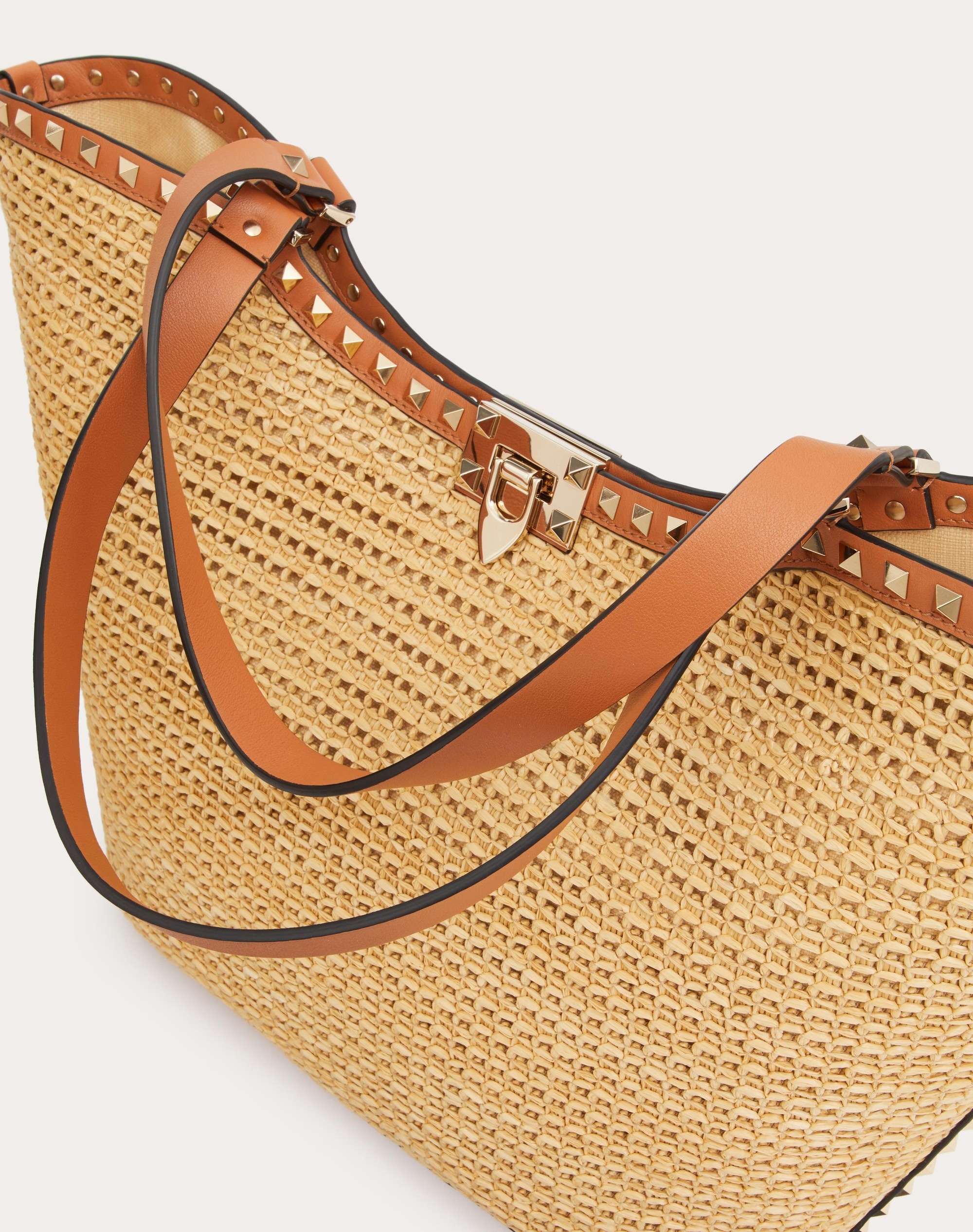 ROCKSTUD WOVEN RAFFIA SHOPPING BAG - 8