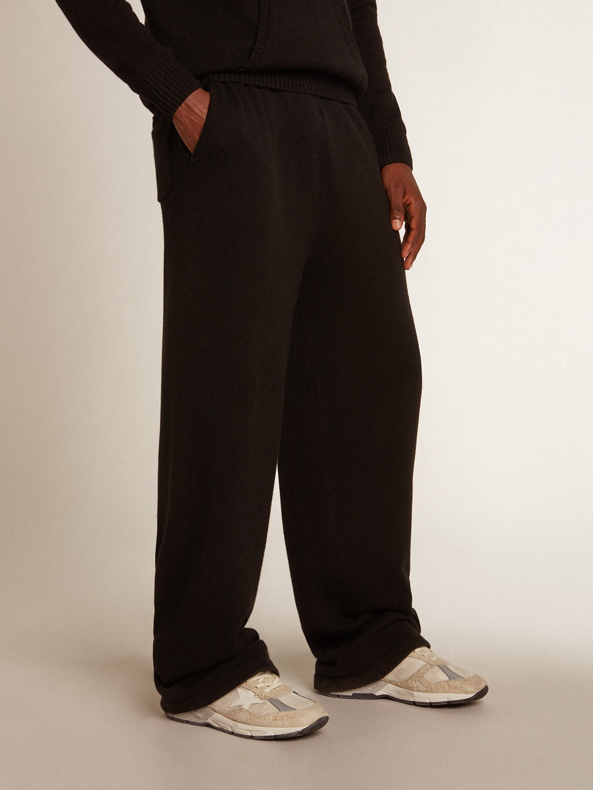 Men’s black cashmere blend joggers - 2