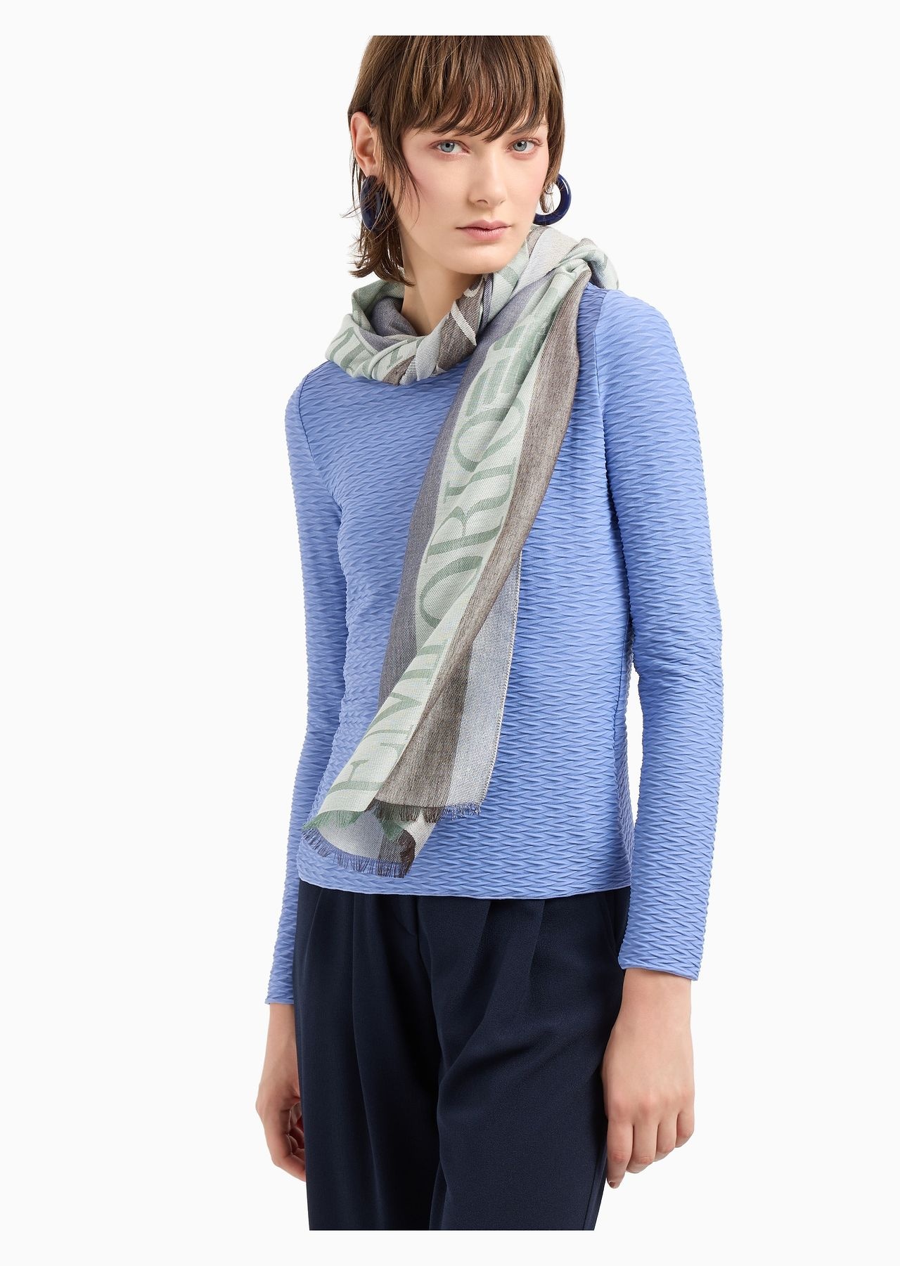 Stole with vertical pattern and Since 1981 jacquard logo - 5