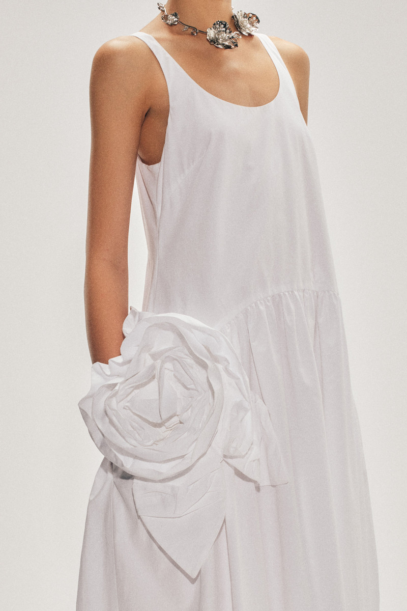 Pressed Rosette Tapered Back Flounce Dress 4