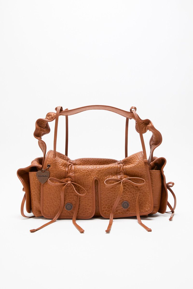 Multipocket grained leather bag - Cognac brown 1