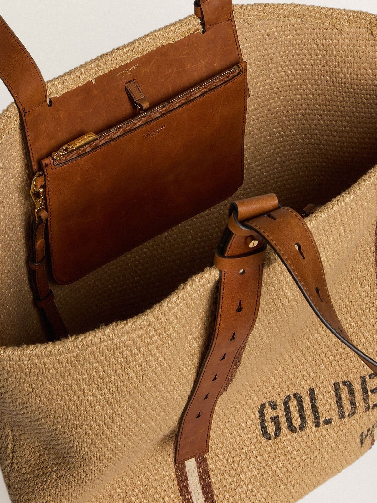 24.7 tote bag in natural raffia and brown leather with gold metallic details - 6