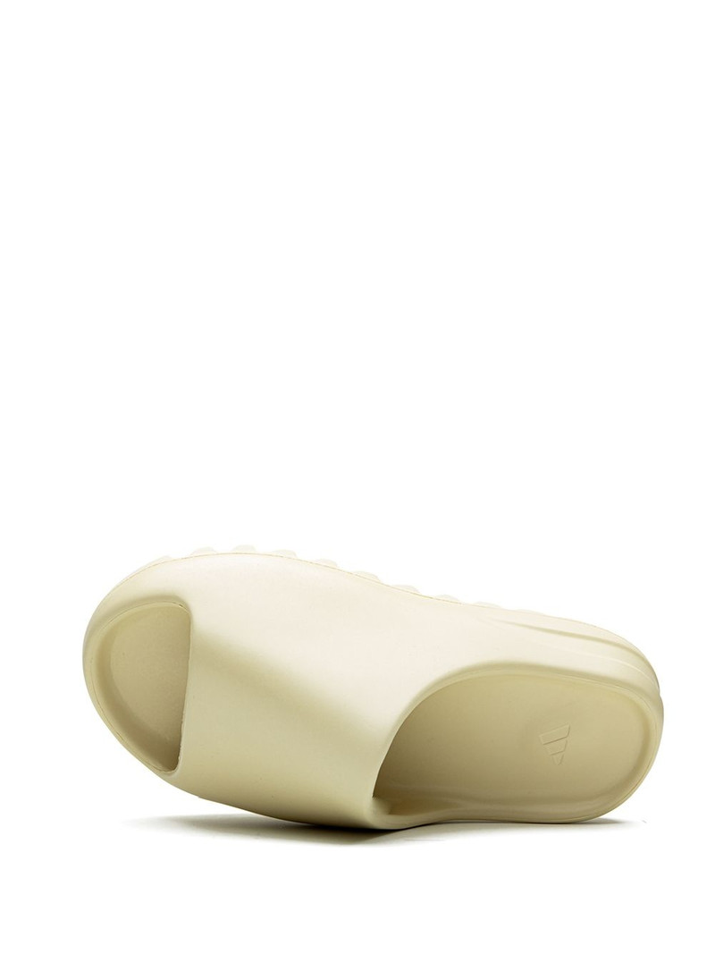 YEEZY "Bone" slides 4
