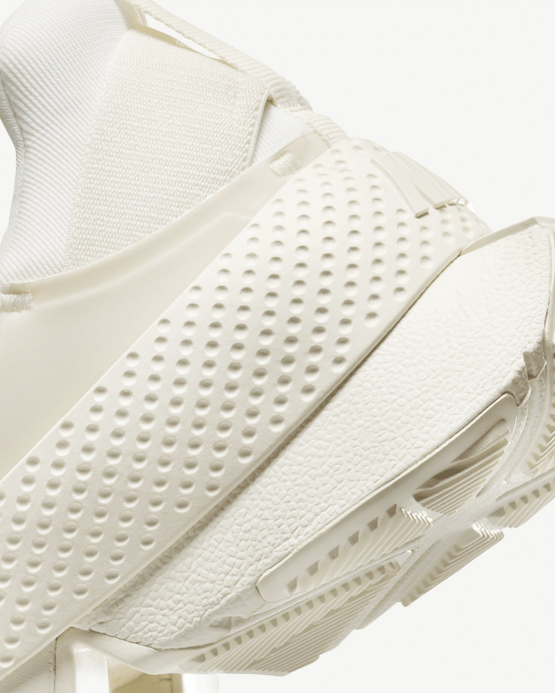 Nike Go FlyEase Easy On/Off Shoes 8