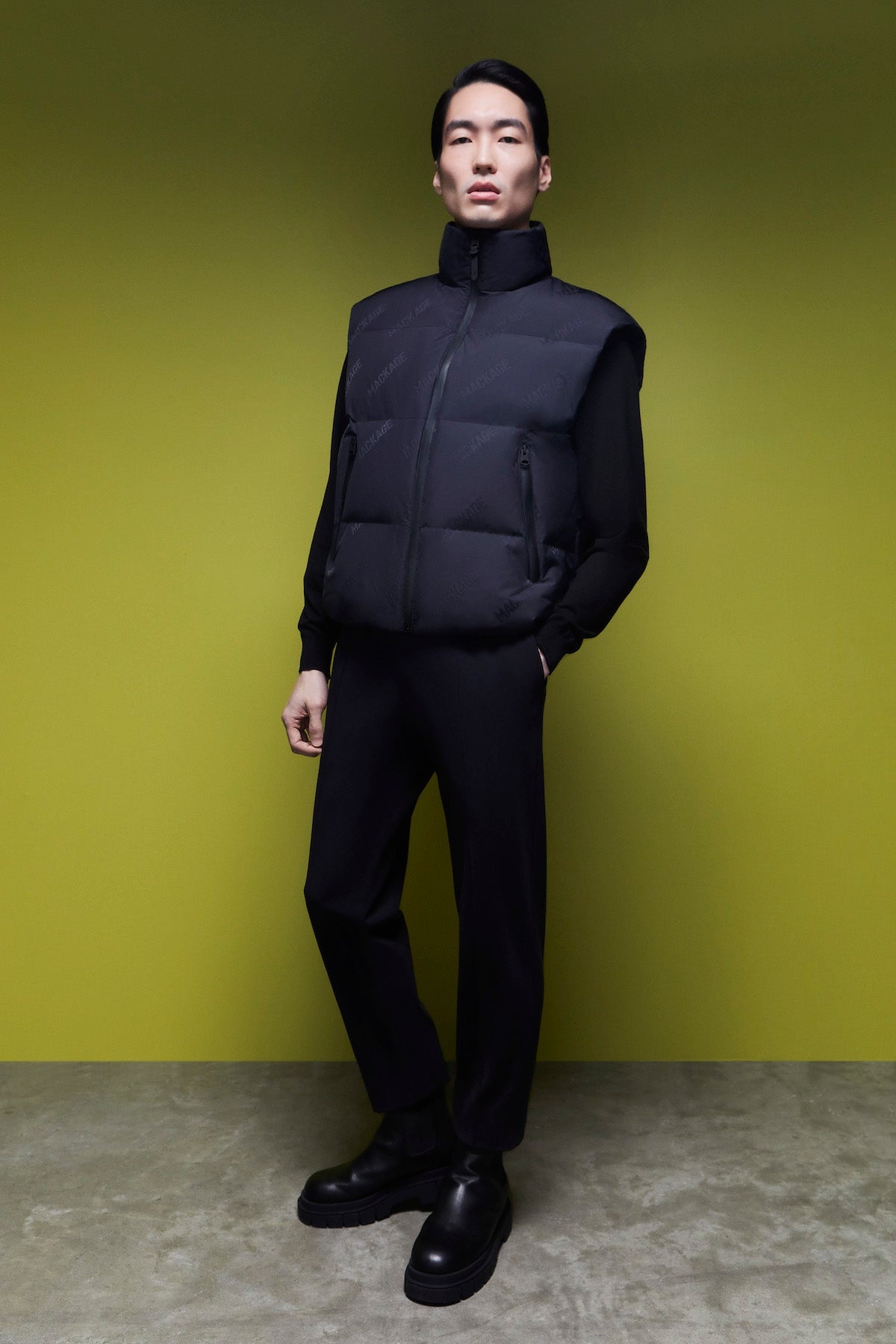Mackage＊LARRY-CITYMG Jacquard logo down vest＊ダウンベスト MACKAGE LARRY-CITYMG Jacquard logo pattern down vest