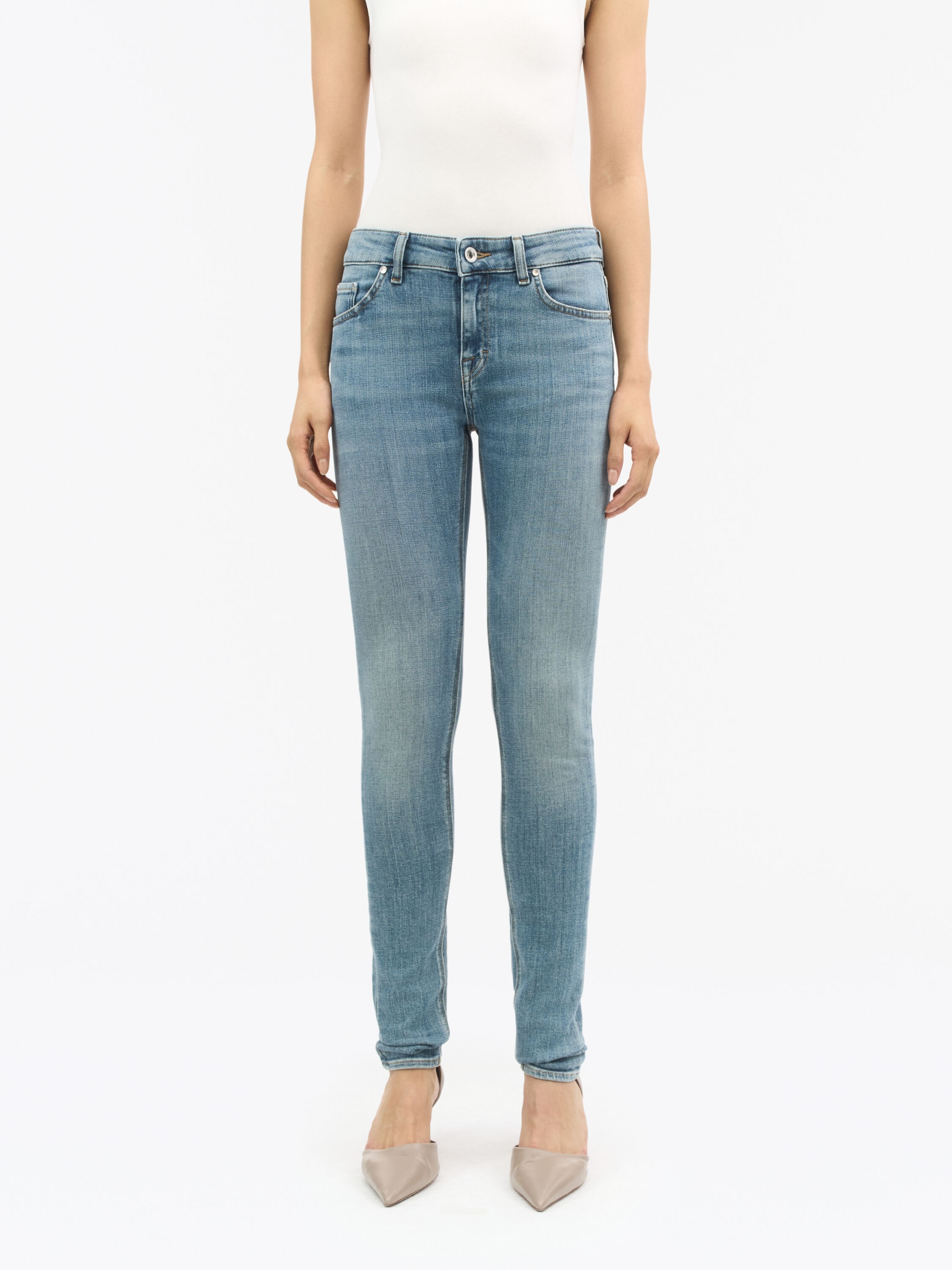 Slight Mid-rise Jeans - 4