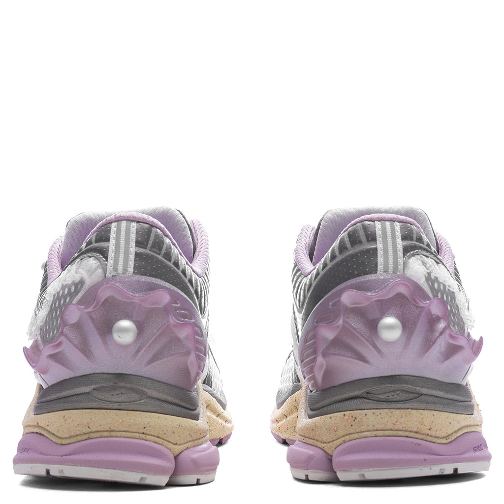 SAUCONY X METAGIRL WOMEN'S PROGRID PARAMOUNT 'DAUGHTER OF THE MOON' - MOON/LILAC - 4